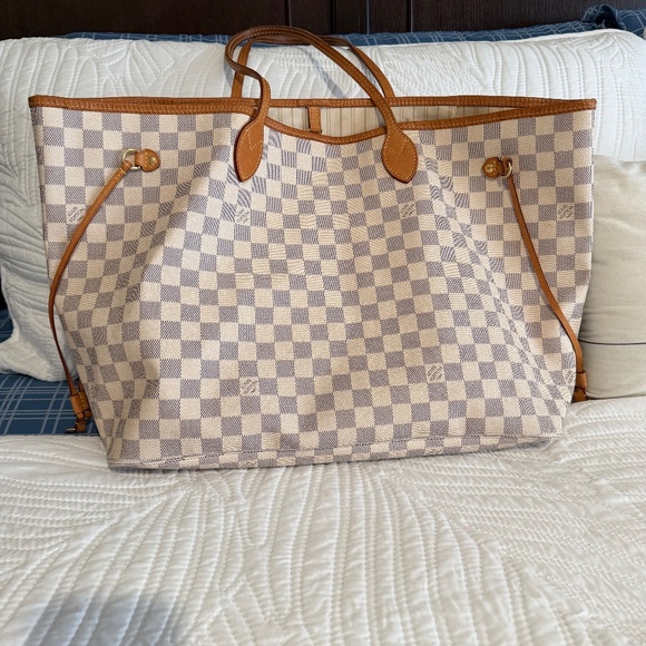 Louis Vuitton Handbags - Louis Vuitton Neverfull MM Damier Azur